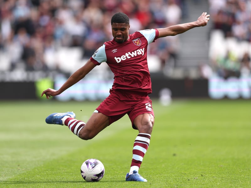 The right-back has been back-up for the Hammers this season but, at 24, he's ready to step up and play more regularly and Everton have Seamus Coleman and Ashley Young out of contract this summer.