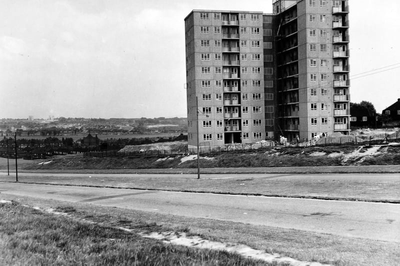 New flats at Oak Tree Drive looking towards Seacroft pictured in  June 1959.