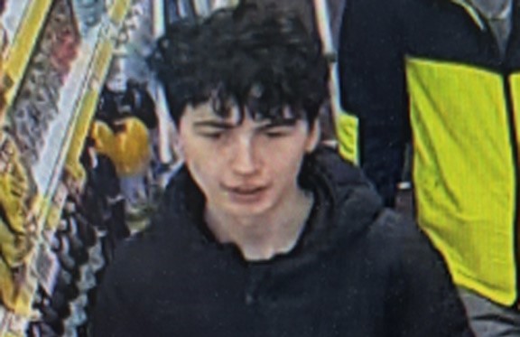 Photo LD7752 refers to a theft in Leeds on April 10