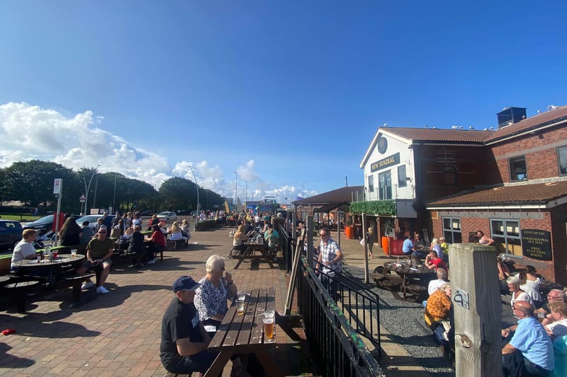 The New Sundial is another beachfront venue. The large pub is a popular spot for those looking for a drink in the sun, due its location and large outdoor seating area at the front of the venue. The New Sundial has a Google rating of 3.8.