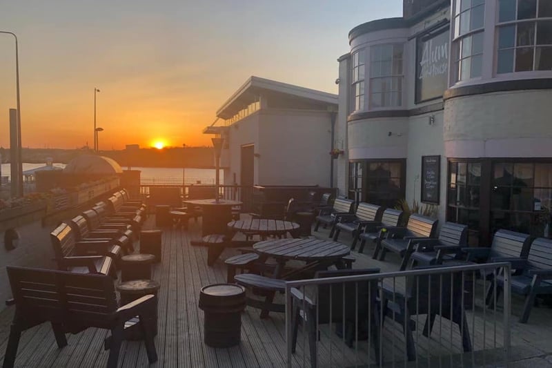 Alum Ale House is a traditional pub, which is located on Ferry Street. Located next to the South Shields ferry platform, their outdoor seating area is a great spot for views. Alum Ale House has a Google rating of 4.6.