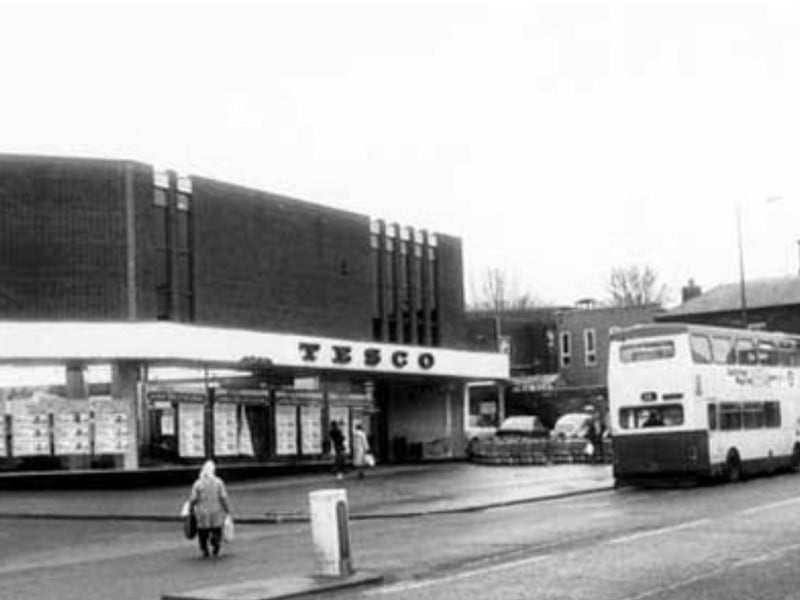 Tesco supermarket on Chesterfield Road, Woodseats, Sheffield, with Woodseats Police Station to the right, in 1983