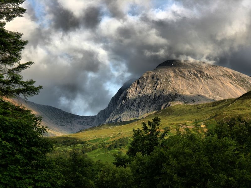Following in seventh place is Scotland’s largest mountain, Ben Nevis, with a total of 276,055 posts featuring its hashtag. The legendary peak of Ben Nevis towers above glistening lochans and deep glacial valleys, with two main walking routes depending on your hiking experience. For those wanting to take the gondola, an adult day pass will cost £24.95.