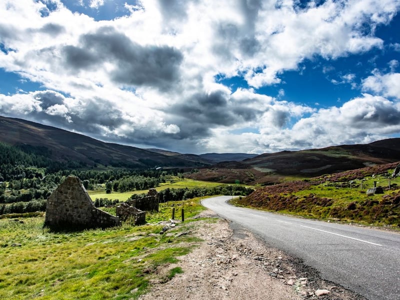 In fifth place is Cairngorms National Park, with a total of 331,923 Instagram posts using its hashtag. Cairngorms is the UK’s largest national park, with breath-taking landscapes including the wild mountains, heather moorlands, forests, and the wetlands and rivers which wind through the flood plains.