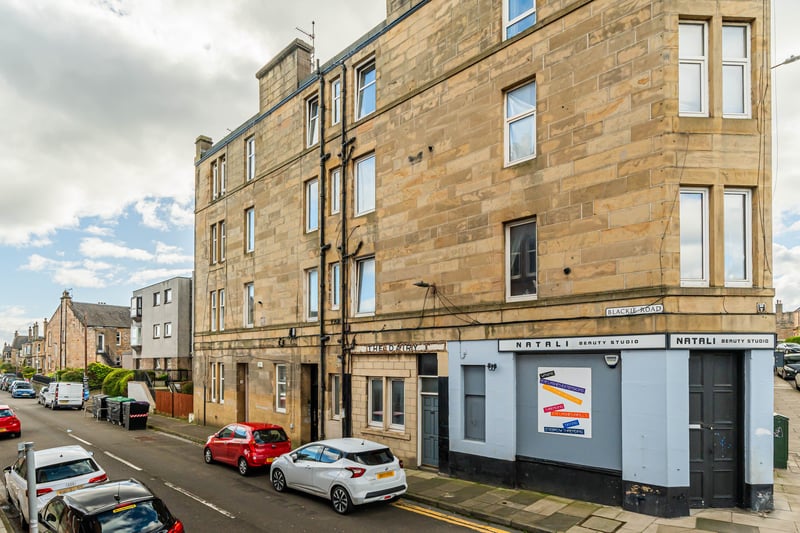 This  property would undoubtedly appeal to first-time buyers, professionals and buy-to-let investors.