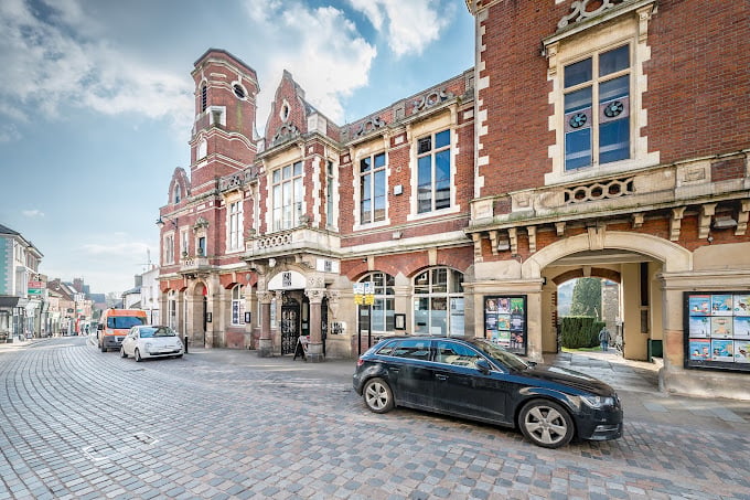 Hemel Hempstead is the fourth hardest place outside of London to secure a driving test date with a score index of 28.07.