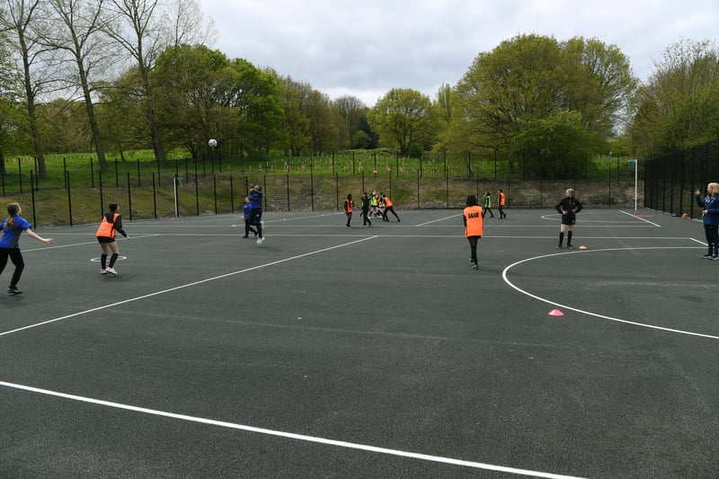 Executive Headteacher David Gurney said: "This excellent
new sports facility will help to ensure that all of our students continue to learn about being healthy and
fit while developing their practical sports skills."