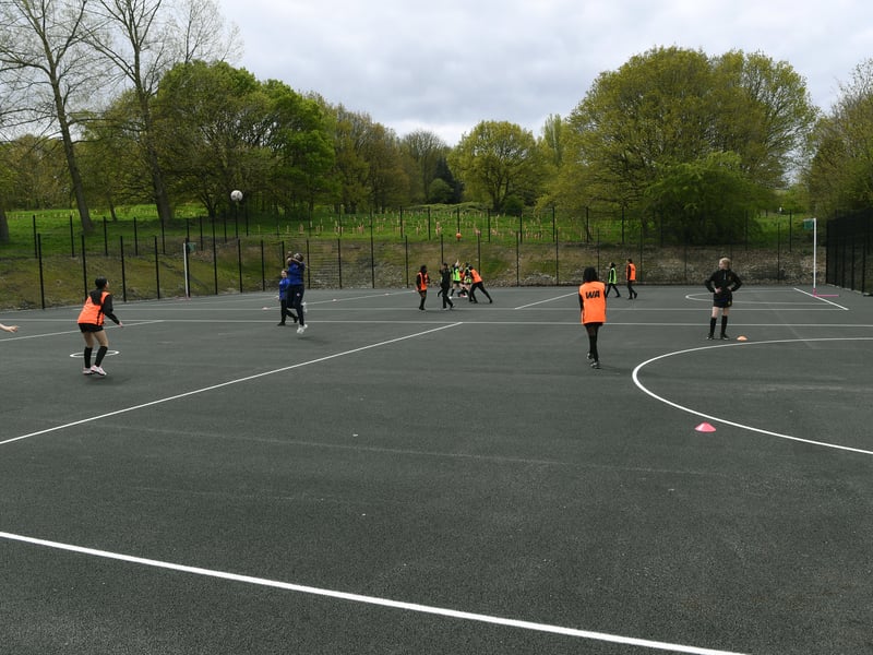 Executive Headteacher David Gurney said: "This excellent
new sports facility will help to ensure that all of our students continue to learn about being healthy and
fit while developing their practical sports skills."