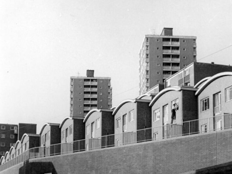 Pye Bank maisonettes, in Pitsmoor, with Pye Bank flats in the background, during the 1960s