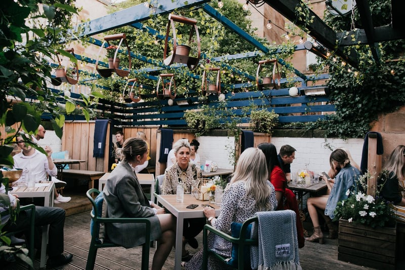 The Finnieston is one of the most popular bars and restaurants in the neighbourhood who serve seasonal and sustainable Scottish seafood. They have a great outdoor space where you can relax and enjoy your food.  1125 Argyle St, Finnieston, Glasgow G3 8ND. 