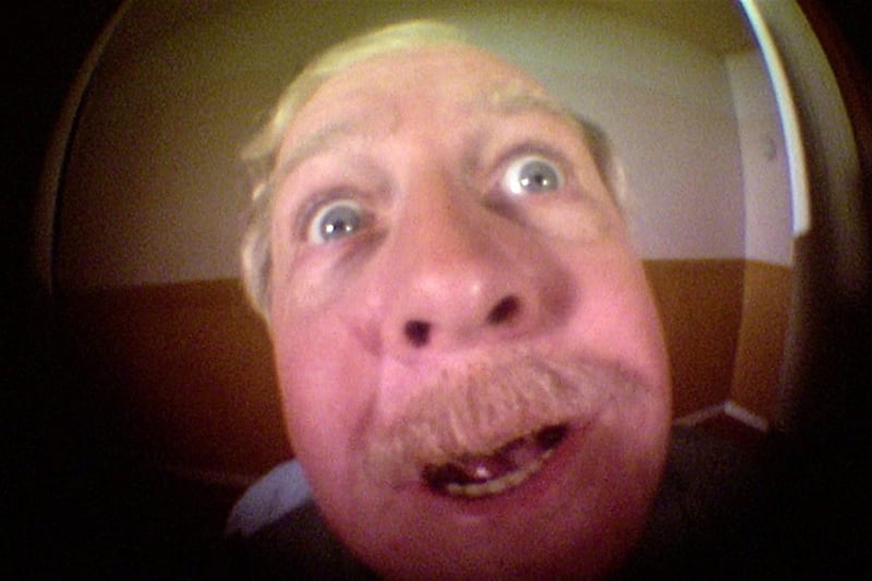 "Open the door, for I am a bogus gas man wae fake ID and am here tae ransack yer hoose!"
