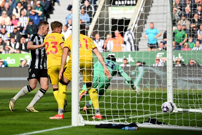 Filled in again at left wing-back but had a difficult afternoon, particularly in the second half as Newcastle rediscovered the swagger that had been missing in the first. Was left kicking the post in frustration after a bizarre own goal saw him flick the ball past Foderingham after a bit of pinball in the Blades box 
