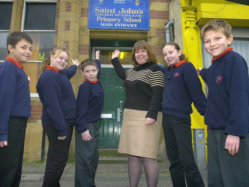 Pics for Blackpool Schools' League tables supplement.
Welcome to our school! St John's CE Primary pupils and Head Jo Snape at the main entrance, L-R: Thomas Hallam, Ashleigh Luby, Ben Manley, Sarah Burgoyne and Oliver Morris