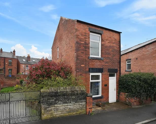 This cute detached home is found in the heart of popular S6.