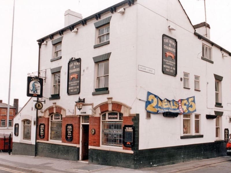 The Newt and Chambers pub (formerly the Roebuck Tavern ) on Charles Street, at the junction with Union Lane, Sheffield, in 1996