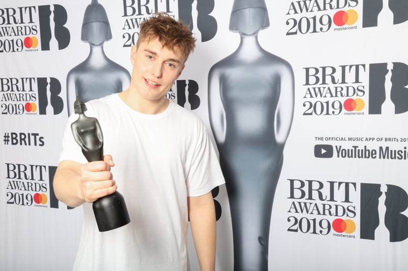 Fender wins the Critics' Choice Award formerly known as the Rising Star award at The BRITS 2019.