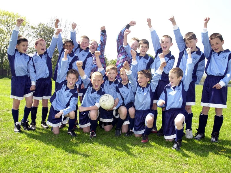 May 2001 and Wortley Boys U-10s celebrate a successful season.