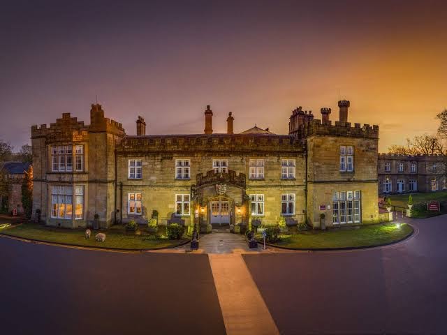 Blackburn Rd, Clayton-le-Moors, Blackburn, Lancashire BB5 5JP | 4.1 out of 5 (2270 Google reviews) | 4 star hotel