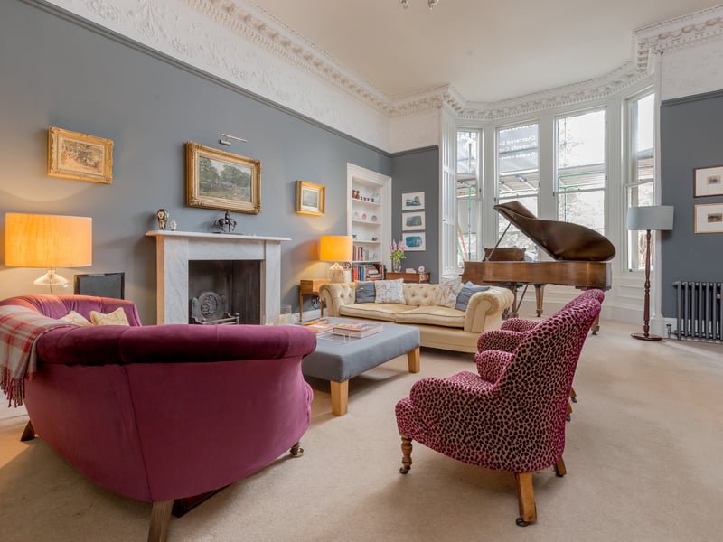 Where is it? Situated just metres from Princes Street and George Street in the West End. There are additional retail and leisure temptations in the trendy Stockbridge neighbourhood nearby.