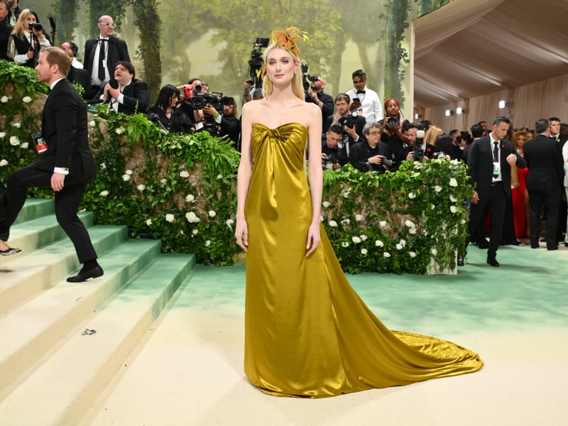Elizabeth Debicki arrives for the 2024 Met Gala.
