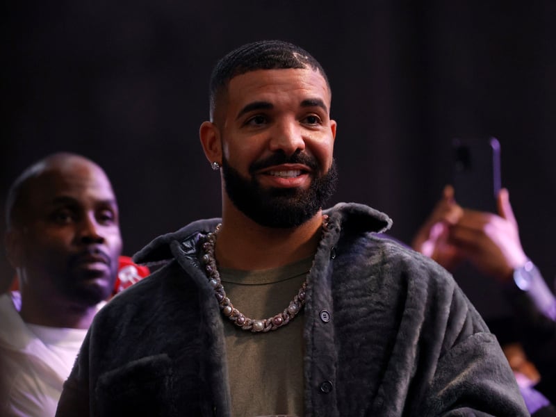 A headline act at any festival, Drake’s potential appearance at Wireless 2025 would undoubtedly be one of the biggest draws. Known for his chart-topping hits like “God’s Plan,” “Hotline Bling,” and “In My Feelings,” Drake’s performance would be a crowd-pumping, hit-packed set that keeps fans on their feet. With his global influence, Drake would elevate the festival to new heights, making him a must-see performer.