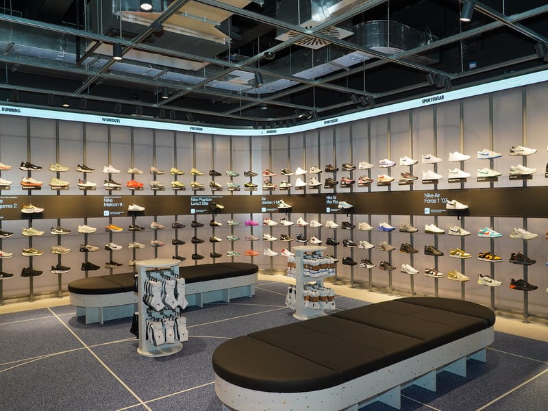 The state-of-the-art shop includes a digitally-powered Footwear Fastlane, which shares footwear product stories, benefits and technical information