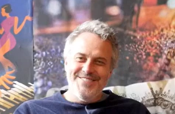 Born in Longbridge, actor Mark Frost grew up in the Rednal and Rubery area. He is known as a series regular as Steve Rawlings in Doctors, Jeffrey Simpson in The Bill, Tom Carne in Poldark, and Ray Crosby in Coronation Street.