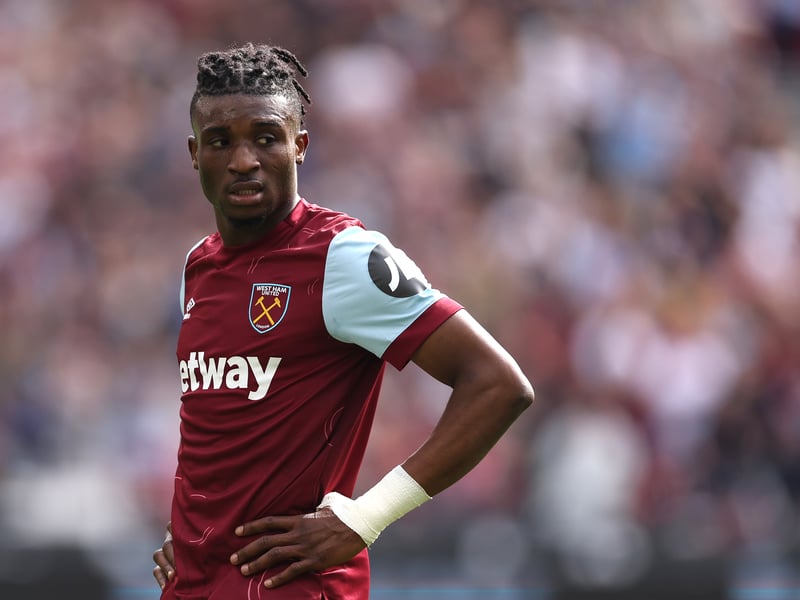Points without VAR: 49 (Difference -3)