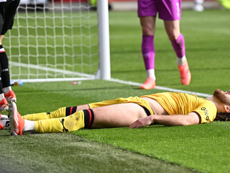 Points without VAR: 13 (Difference -3)