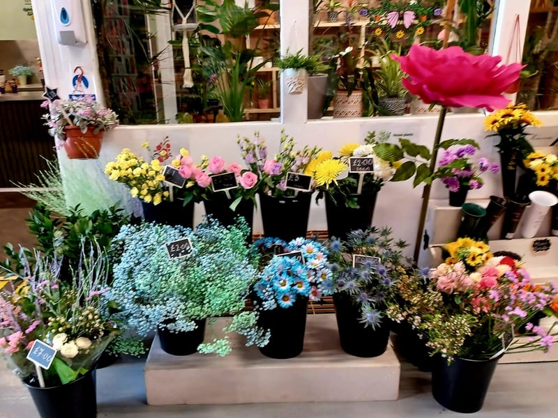 Jenny Murray gave a shout-out to her new small business, Nanna's Flowers at Morley Market. She said: "Morley Market Sisters are doing it for themselves opened three weeks ago and loving every second of it. Flowers for any occasions, plants for the home, garden faux flowers and memorial items."