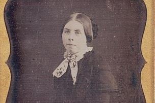 Helen Walker McAndrew was born in Kirkintilloch to  Thomas Walker and Margaret Boyd in February 1825. Some believe that she was the first female physician in the US state of Michigan. 