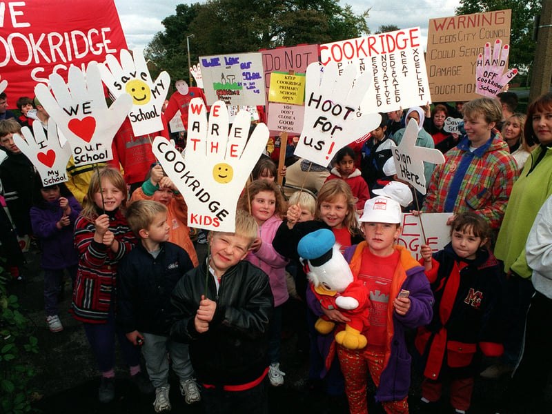 News of the planned closure led to a demonstration by parents and pupils in October 1998.