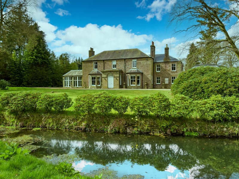 This five-bedroom house has a grand appearance and is within commutable distance to Dundee and Perth.