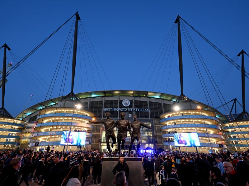 Average attendance: 53,215