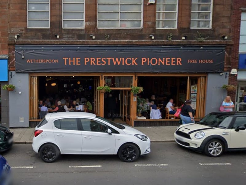 Located on Main Street on the South Ayrshire town of Prestwick, The Prestwick Pioneer takes second spot, with
913 excellent five star reviews - equating to 48.56 of all reviews. It's named in recognition of David McIntyre, an aviation pioneers and the man behind Prestwick Airport. In 1933, he joined the Marquis of Clydesdale to become the first pilots to fly over Mount Everest. In 1936 the pair established a flying school at Prestwick, later developing Prestwick into an international airport.