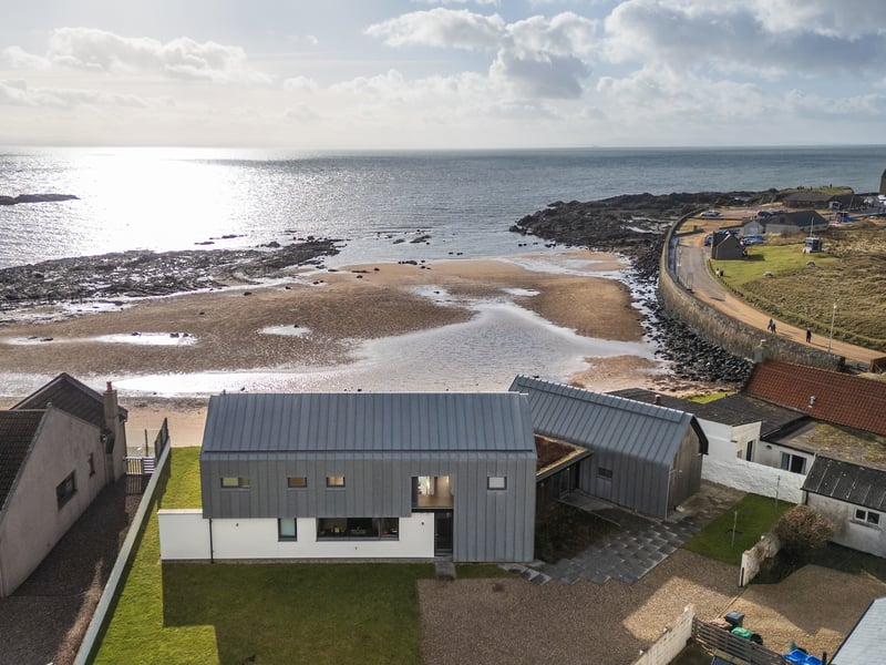 Watersports enthusiasts will be impressed by the magnificent coastal setting which offers sailing, kayaking, and paddle boarding all while being close to some of the finest golf courses.
