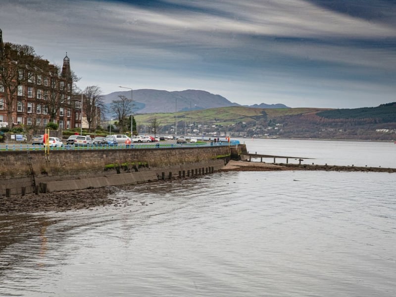 The administrative centre of Inverclyde, Greenock lies on the south bank of the Clyde, where the river deepens into a firth. Around 23 miles to the west of Glasgow, it has an average property price of £107,111.