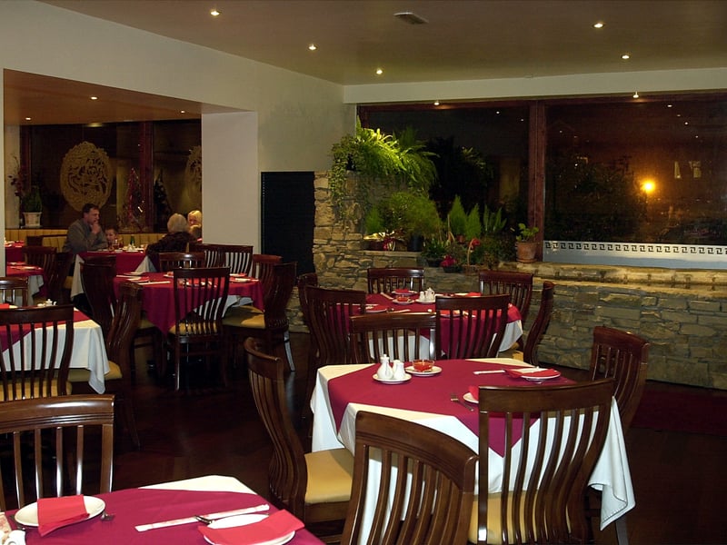 China Red, Queens Square