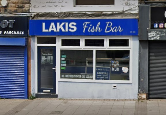 I love quirky combinations too, such as Lakis in Barnsley which do fish and chips with kebab meat on top and bright green mushy peas.
