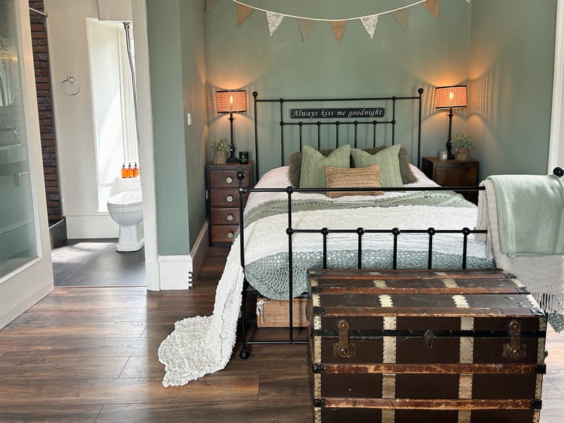 The Old Manse main bedroom