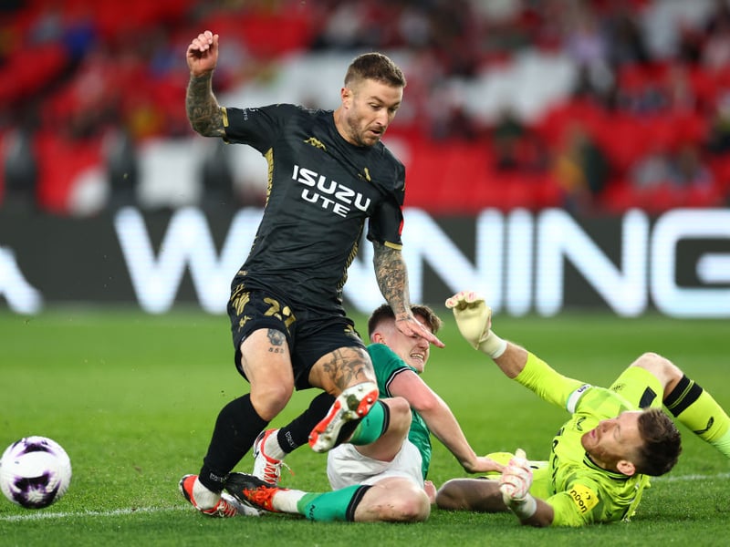 Made a couple of good saves to deny Jay O'Shea and Nicolas Milanovic though the latter was to make amends for an under-hit clearance. Saved by the offside flag after charging off his line in the second half.