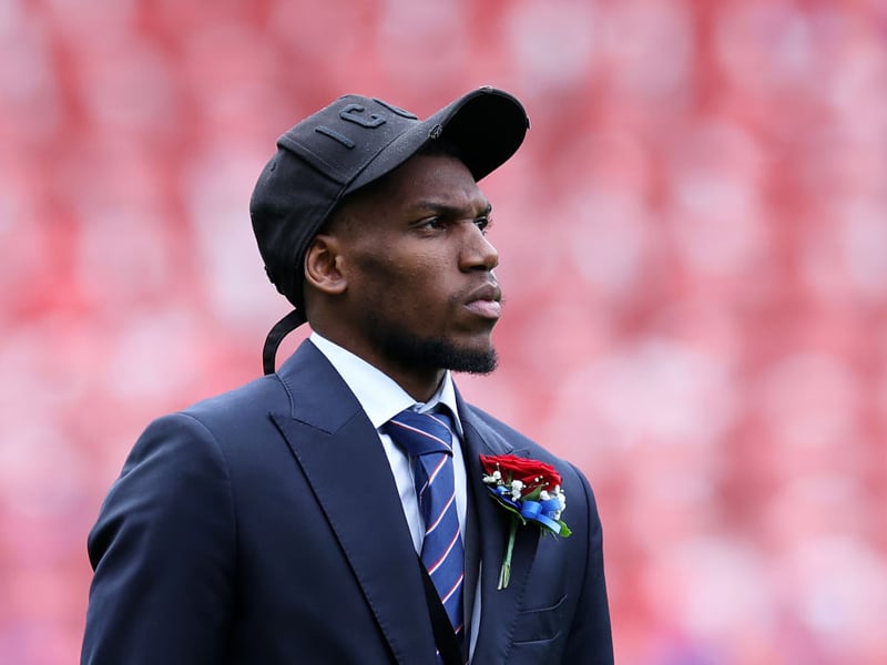 A snapback and suit combo for the versatile Rangers star.