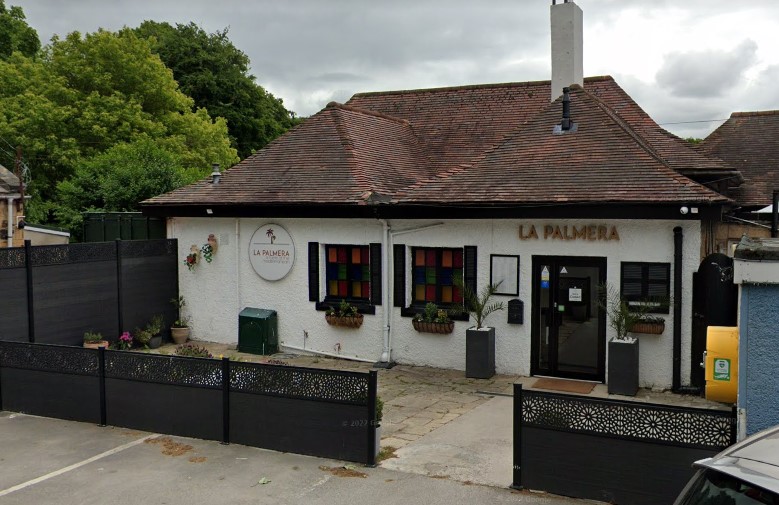 A happy customer wrote: "Really enjoyed the food, had a great pizza. All food that came was thoroughly enjoyed. There was a free portion of bread and butter which was lovely. Kids meals were great reasonably priced and decent portions. Staff were excellent and inside was very clean."