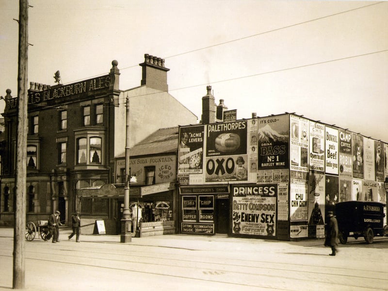 Old Bridge House Hotel on Lytham Road in 1925, its name is thought to refer to a bridge which crossed the Spen Dyke near the Manchester Hotel. The pub was rebuilt in 1879 and remodelled in the 1930s. Historical Blackpool from Blackpool Through Time by Allan Wood and Ted Lightbown