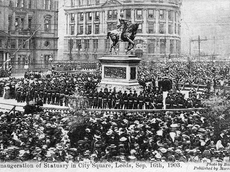 Postcard view showing vast crowds assembled around City Square for the opening ceremony and inauguration of the statues in September 1903.