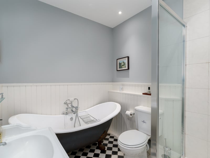 For more information, call selling agent Rettie & Co. on 0131-220 4160.