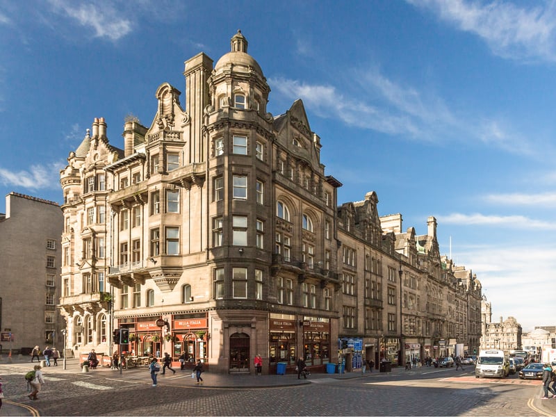 This two-bedroom flat is in a prime location in central Edinburgh, within strolling distance of Edinburgh Waverley Station, Princes Street and Edinburgh Castle.