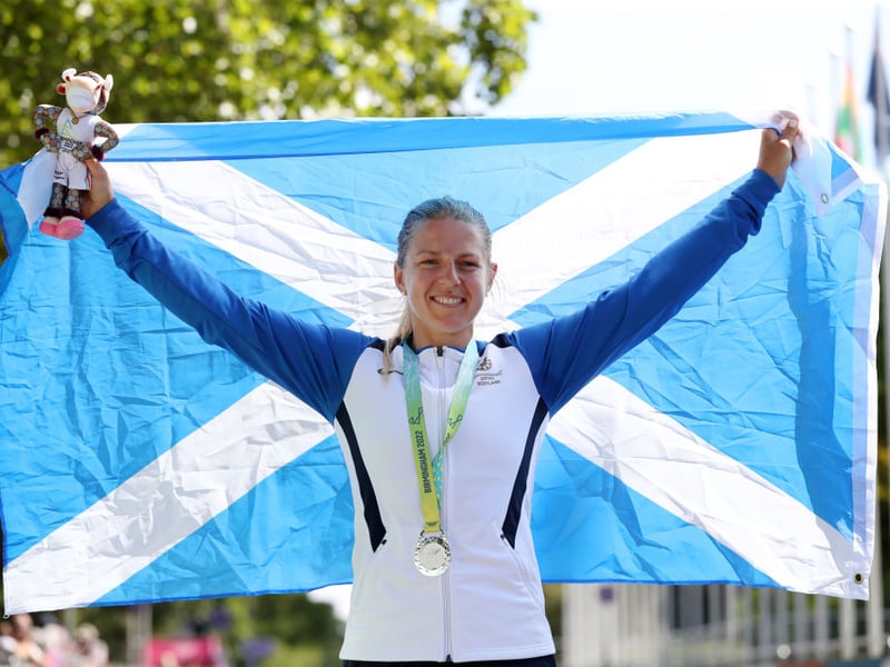 The daughter of Ros Evans, who represented Team GB at the 1984 Winter Olympics at cross-country skiing, Evans works as a vet. She is a Olympic and Commonwealth silver medalist and took gold at the 2022 Track Cycling World Championships.
