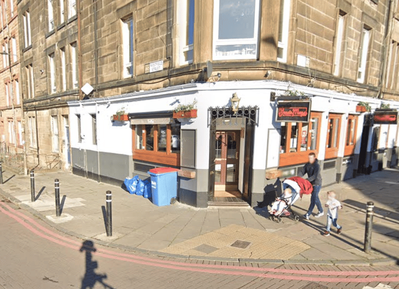 Staying to the south, Gorgie Road provides several good options, including Jessie Mays Bar & Kitchen. It's a straightforward pub and if you're peckish you can pick up locally-sourced Scottish fare or one of their popular pizzas (the vegetarian pizza is a particular favourite with regulars). Expect to take about 13 minutes to get to Murrayfield.