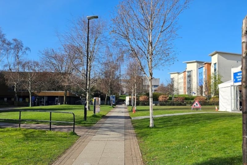 The University of Dundee ranks joint 418th in the rankings of world universities. It scored 28.5 points out of a possible 100.